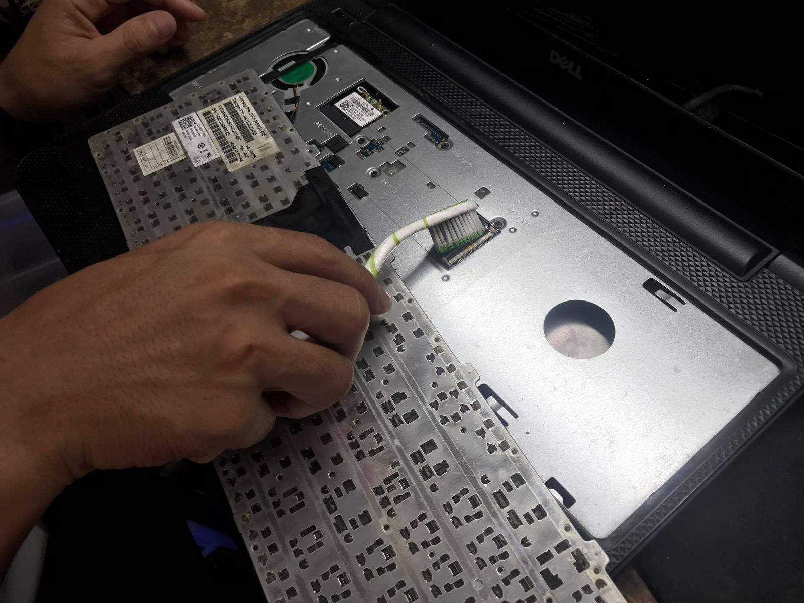 Thay bàn phím máy tính laptop giá rẻ, uy tín, chất lượng, chính hãng lấy liền